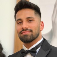 Azets Employee Adam Mulla's profile photo