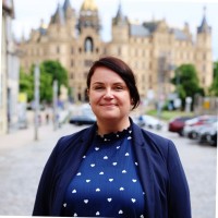 Caroline Boenisch Email