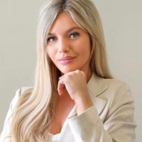 Two Comma PR Employee Jessica Stagg's profile photo