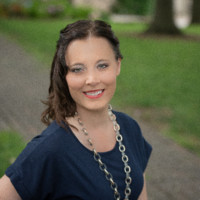 HUFF Realty Employee Amber Singleton's profile photo