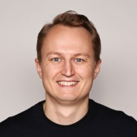 Leonhard Kühne-Hellmessen Email