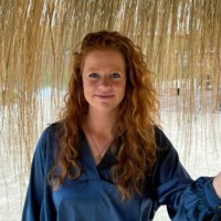 Valerie van der Zee Email