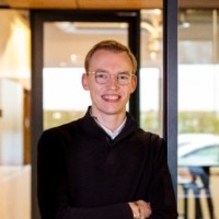 Siem van Den Hurk Email