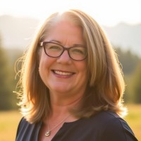 Elizabeth Peterson Email & Phone Number