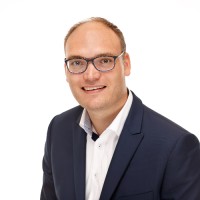 Thomas Küster Email