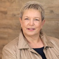 Regina Wiedemann Email