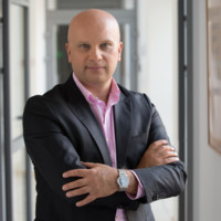 E-mail e número de telefone de Tomasz Kulakowski