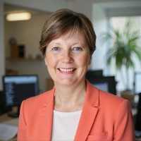 Tracey Oam Email