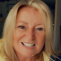 E-Trade Processing Employee Veronique Lefebvre's profile photo