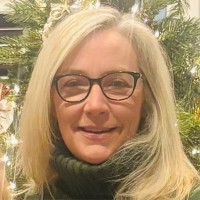 Lynn Hewitt Email