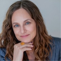 Editora.ai Employee Julie Drazen's profile photo