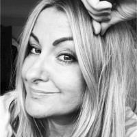 Lisa Hollidge Email & Phone Number