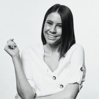 Email e telefono di Carly Williams