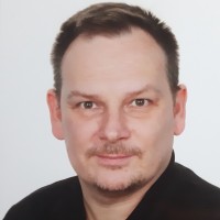 Michał Neumann Email
