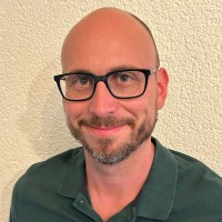 Adrian Müller Email