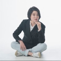 Sunny Lo Email
