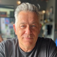 E-mail e número de telefone de Tom Kuhlmann