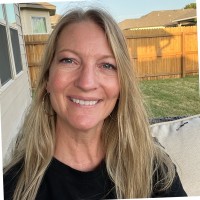 Glass Images Inc Employee Mari Eisele's profile photo