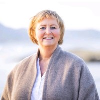 Astrid Salvesen Email