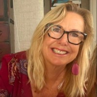 Lyn Bayliss Email & Phone Number