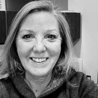 Hosfelt Gallery Employee Beth Hanson's profile photo