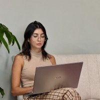Andrezza Troian Email