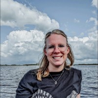 Sabrina Bakker Email