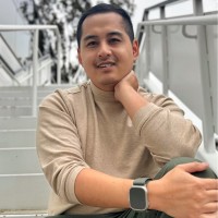 Trang Phan Email & Phone Number