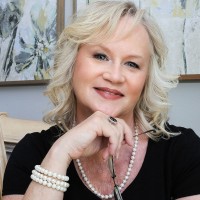 Berkshire Hathaway HomeServices Employee Laurie Williamson's profile photo