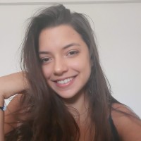 Nicole Uchôa Email