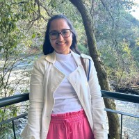 Ariana Lopes de Medeiros Email