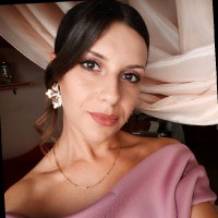 Ester de Maio Email