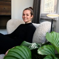 Mandy de Vries Email & Phone Number