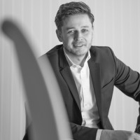 Bastian Becker Email & Phone Number