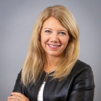 Lake Ridge Bank Employee Julie Redfern's profile photo