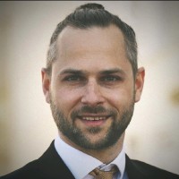 Kamil Wiecek Email