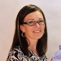 Nikolett Vincze Email