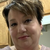 Burkes Outlet Store Employee Tina Austin's profile photo