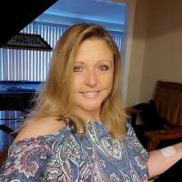 Anna Hanratty Email & Phone Number