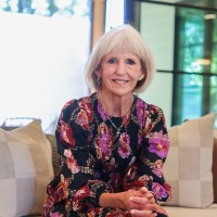 Lisa Warren Email & Phone Number