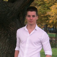 László Simon Email