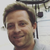 E-mail e número de telefone de David Wildenstein