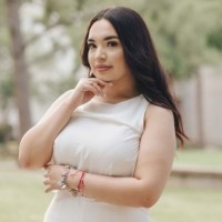 Dayanara Viveros Email & Phone Number
