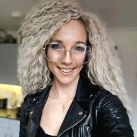 Karolina Markiewicz Email