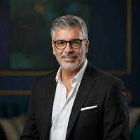 Manuel MacHado Email