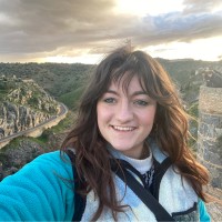 Lara Isherwood Email