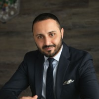 Avicanna Farmacia Magistral Colombia Employee Aras Azadian's profile photo