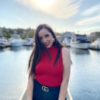 Nordstrom Employee Kimberly Robles's profile photo
