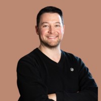 Christopher Holt Email & Phone Number