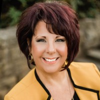 Coldwell Banker Tomlinson Employee Theresa Laird's profile photo